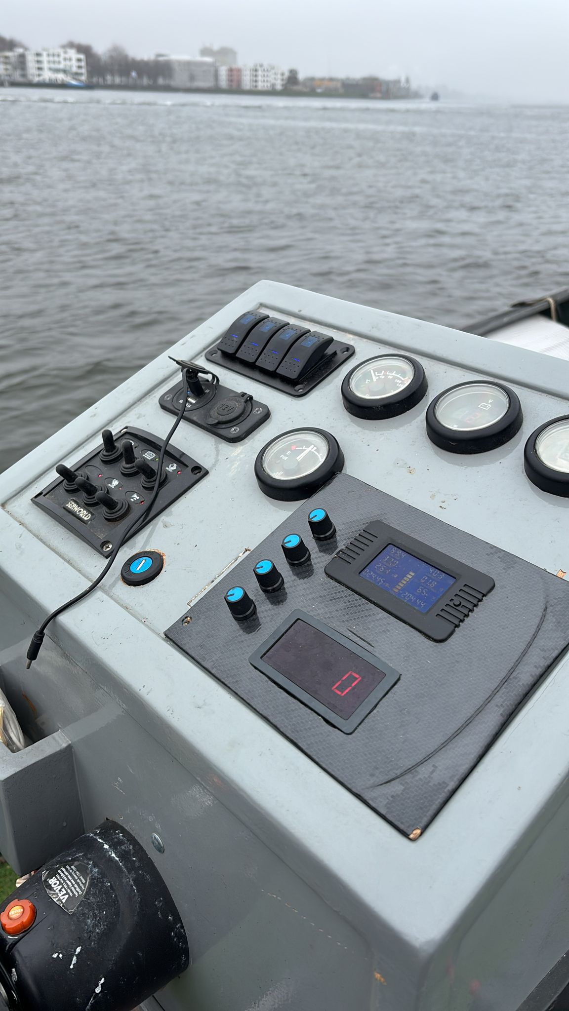 Electric boat — custom control panel